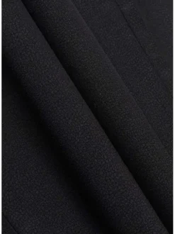 Pantalon 5 Poches noir uni avec une coupe slim et 3 poches à l'avant