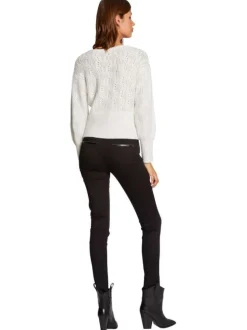 Pantalon 5 poches noir uni à coupe slim avec bouton et rivets chromés