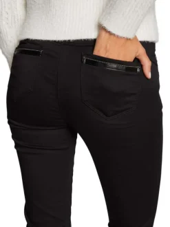 Pantalon 5 poches noir uni à coupe slim avec bouton et rivets chromés