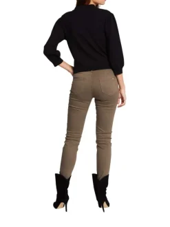 Pantalon 5 Poches vert uni avec une coupe slim et des passants pour ceinture