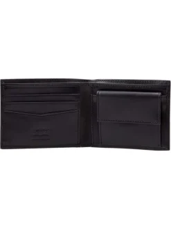 Petit portefeuille en cuir noir uni format italien avec le logo embossé