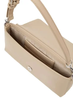 Petit sac à main porté épaule beige uni lisse avec le nom de la marque