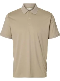 Polo beige uni avec un col à revers boutonné et des manches courtes