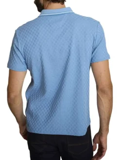 Polo bleu à coupe droite pourvu d'un col boutonné et de manches courtes