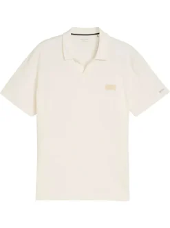 Polo écru uni avec un col à revers boutonné et des manches courtes