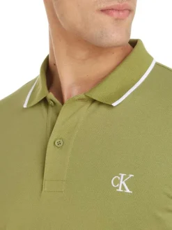 Polo en better coton initiative kaki avec coupe près du corps et col boutonné