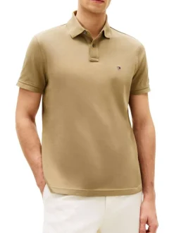 Polo en coton biologique beige à coupe droite pourvu d'un col à revers