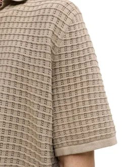 Polo en coton biologique beige à coupe droite pourvu d'un col à revers
