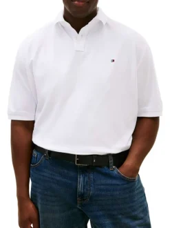 Polo en coton biologique blanc uni avec une coupe droite et un col boutonné