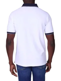 Polo en coton biologique blanc uni avec une coupe droite et un col boutonné