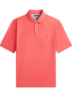 Polo en coton biologique corail uni avec une coupe droite et un col boutonné