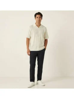 Polo en coton biologique écru à coupe droite pourvu d'un col à revers