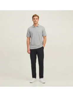 Polo en coton biologique gris uni avec une coupe droite et un col à revers