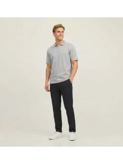 Polo en coton biologique gris uni avec une coupe droite et un col à revers