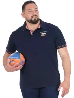 Polo en coton biologique marine uni pourvu d'une coupe droite