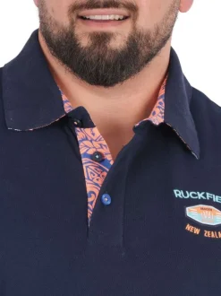 Polo en coton biologique marine uni pourvu d'une coupe droite