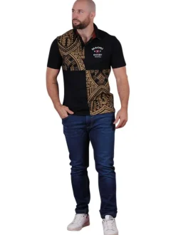 Polo en coton biologique noir imprimé avec une coupe droite et un col à revers
