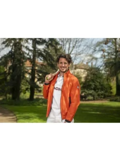 Polo en coton blanc à coupe droite pourvu d'un col à revers boutonné