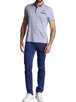 Polo en coton bleu chiné avec un col américain et une poche à la poitrine