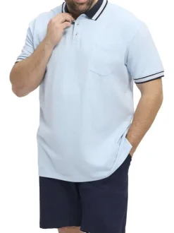 Polo en coton bleu ciel à détails bleus marine uni à coupe droite avec une poche