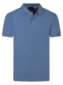 Polo en coton bleu en maille piquée avec une coupe droite et un col à revers