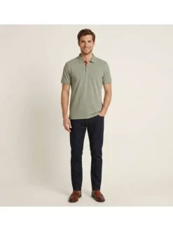 Polo en coton kaki uni avec une coupe droite et un col boutonné