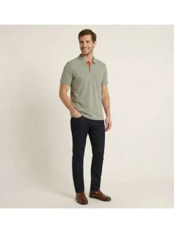 Polo en coton kaki uni avec une coupe droite et un col boutonné