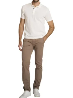 Polo en coton mélangé écru à coupe droite pourvu d'un col boutonné