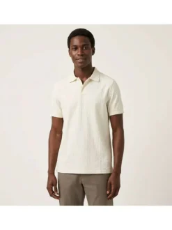 Polo en coton mélangé écru uni avec une coupe droite et un col boutonné