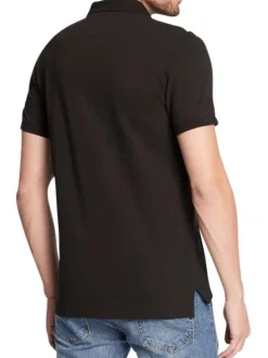 Polo en coton noir avec une fermeture boutonnée et logo iconique