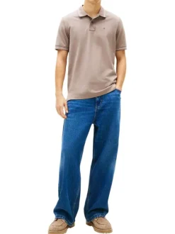 Polo en coton taupe uni avec une coupe droite et un col à revers