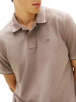 Polo en coton taupe uni avec une coupe droite et un col à revers