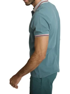Polo en coton vert à coupe droite pourvu d'un col à revers boutonné