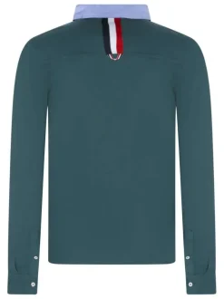 Polo en coton vert uni avec une coupe droite et un col boutonné