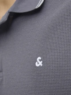 Polo gris Austin en maille piquée à coupe droite avec des manches courtes