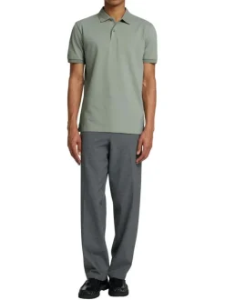 Polo à manches courtes en coton vert uni avec une coupe slim fit