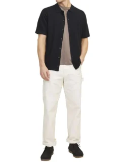 Polo noir uni coupe droite col français et des manches courtes