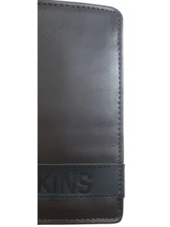 Portefeuille marron uni avec patch noir et logo de la marque inscrit