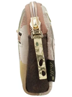 Porte-monnaie beige avec des imprimés et une fermeture à zip