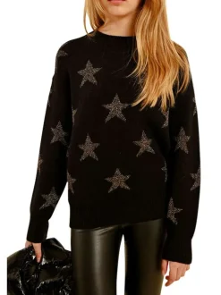 Pull noir doux avec des étoiles pailletées une coupe droite et un col rond