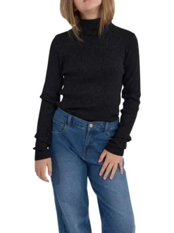 Pull noir en maille côtelée avec une coupe ajustée et un col roulé