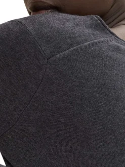 Pull anthracite uni avec un col v et des manches longues
