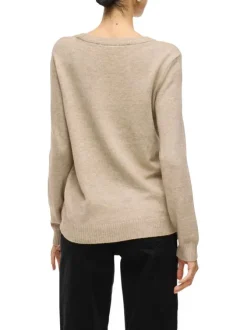 Pull beige clair en maille chinée avec un col rond en bord-côte