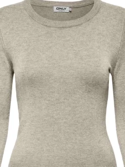 Pull beige uni avec un col rond à coupe droite et des boutons