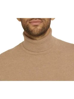 Pull beige uni coupe près du corps col roulé