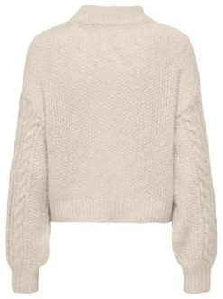 Pull beige uni droit, col montant et à manches longues en mailles tressées