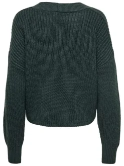 Pull beige uni pourvu de manches longues et d'une coupe droite