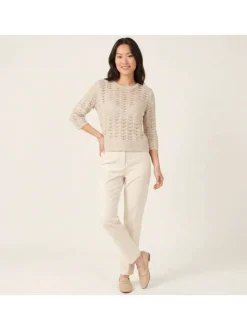 Pull beige uni pourvu d'une coupe droite et de manches longues
