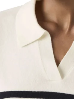 Pull blanc et noir à rayures pourvu d'un col polo et de manches courtes