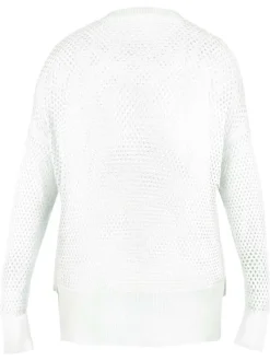 Pull blanc uni en maille ajourée avec une coupe droite et un col rond